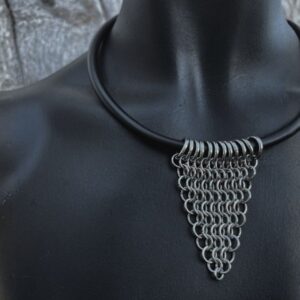 Gargantilla Black Scale